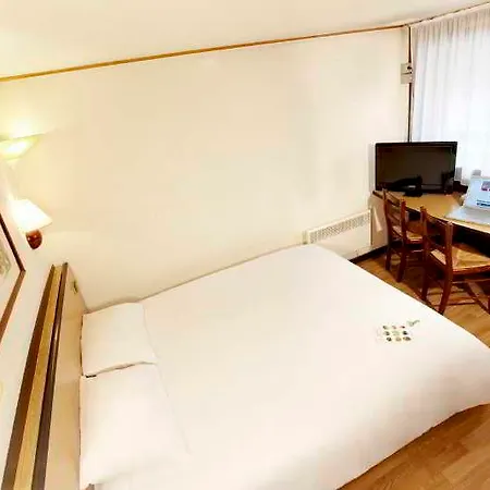 Kyriad Direct Marseille Ouest - 3*
