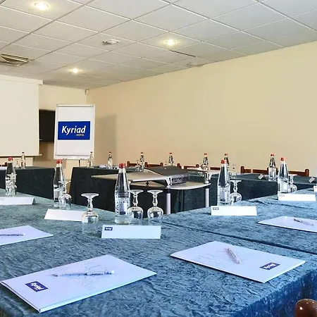Kyriad Direct Marseille Ouest - Hotell Martigues